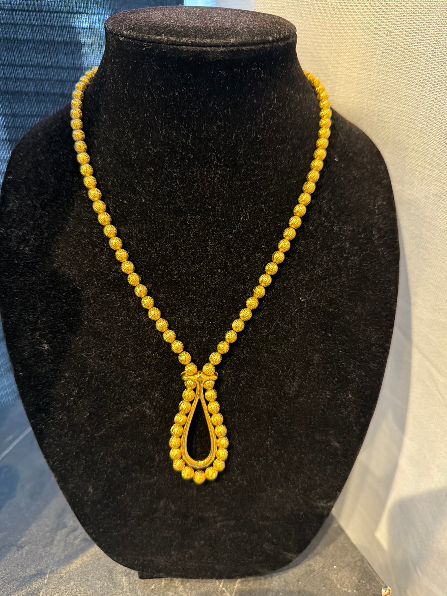 TRIFARI TEXTURED BALL PENDANT NECKLACE