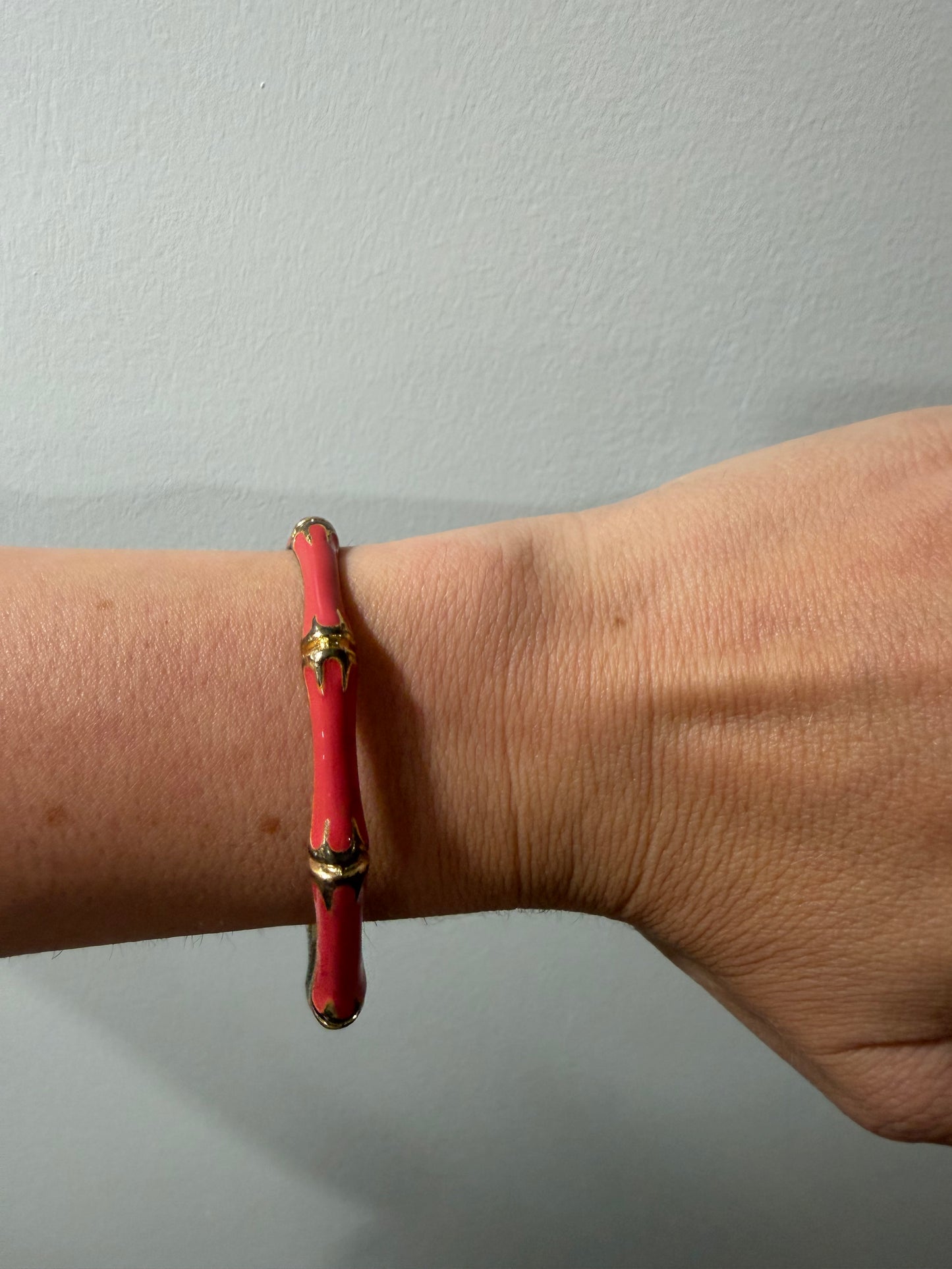 UNSIGNED CORAL ENAMEL BAMBOO BANGLE