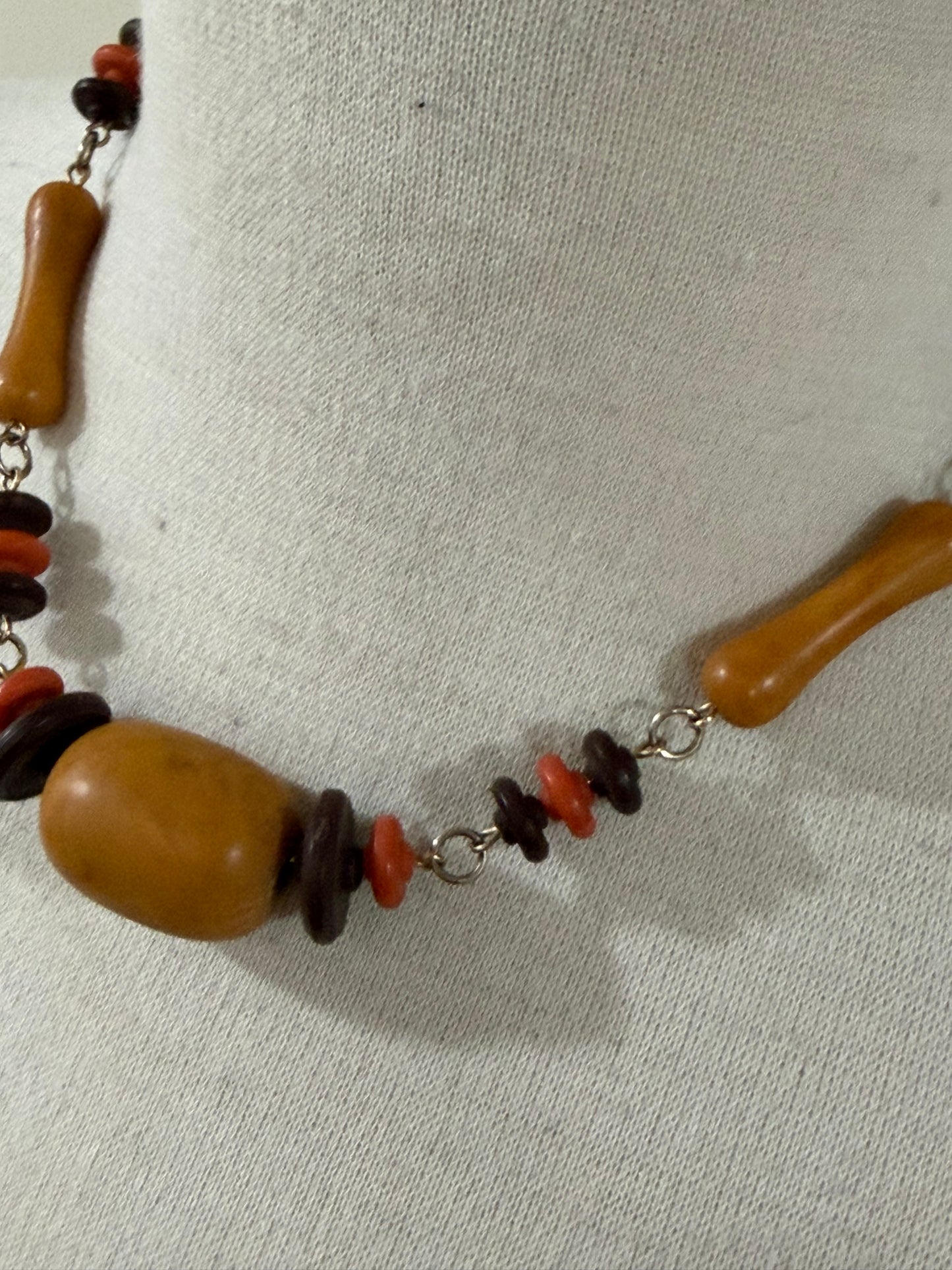 SARAH COV WOOD AND CORAL CHUNKY MIXED BEAD NECKLACE