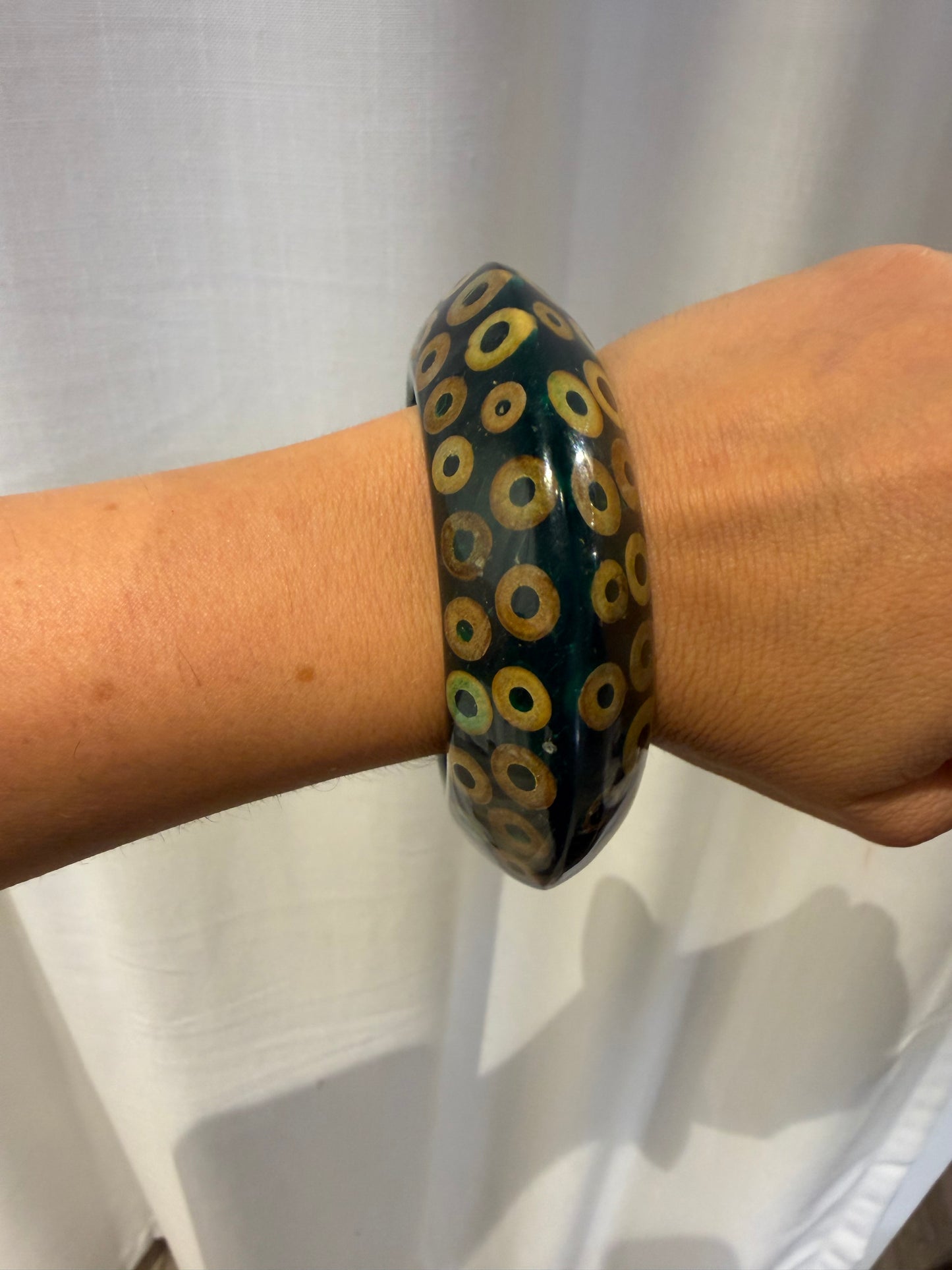 KENNETH LANE GREEN SLICE BANGLE