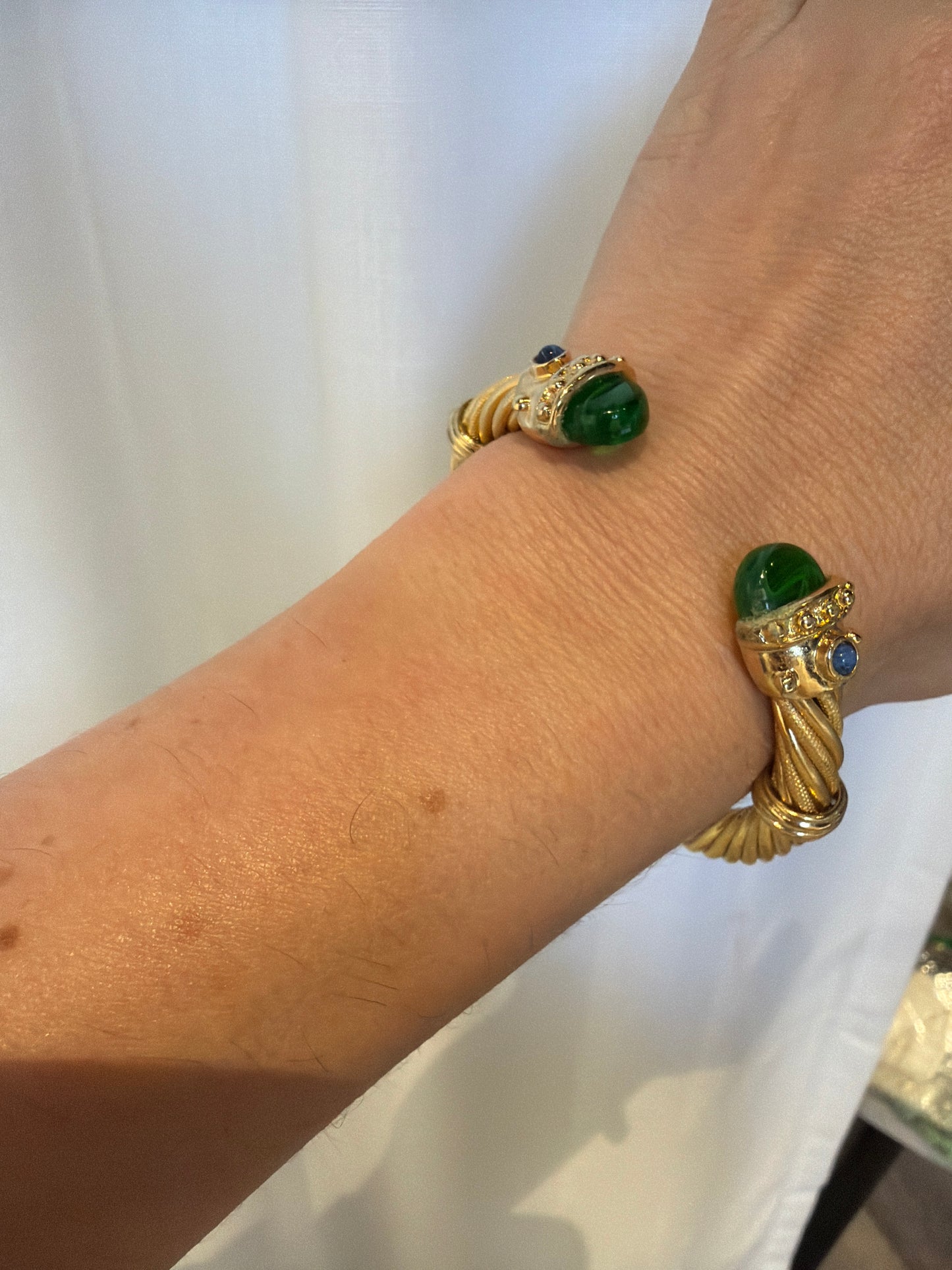 GREEN AND BLUE FAUX GRIOIX OPEN TWISTED BANGLE
