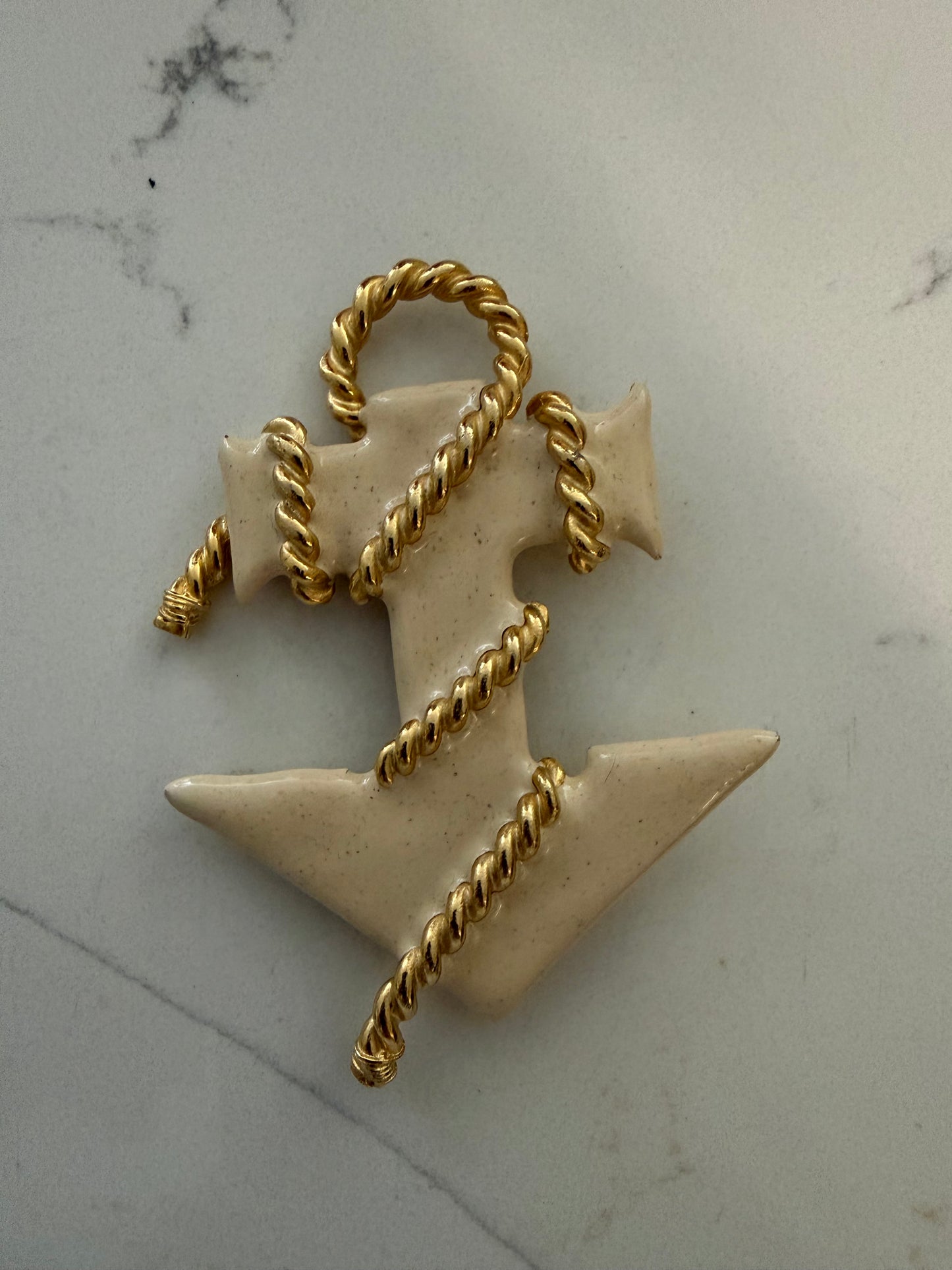 MARLA BUCK WHITE AND GOLD ANCHOR BR5OOCH