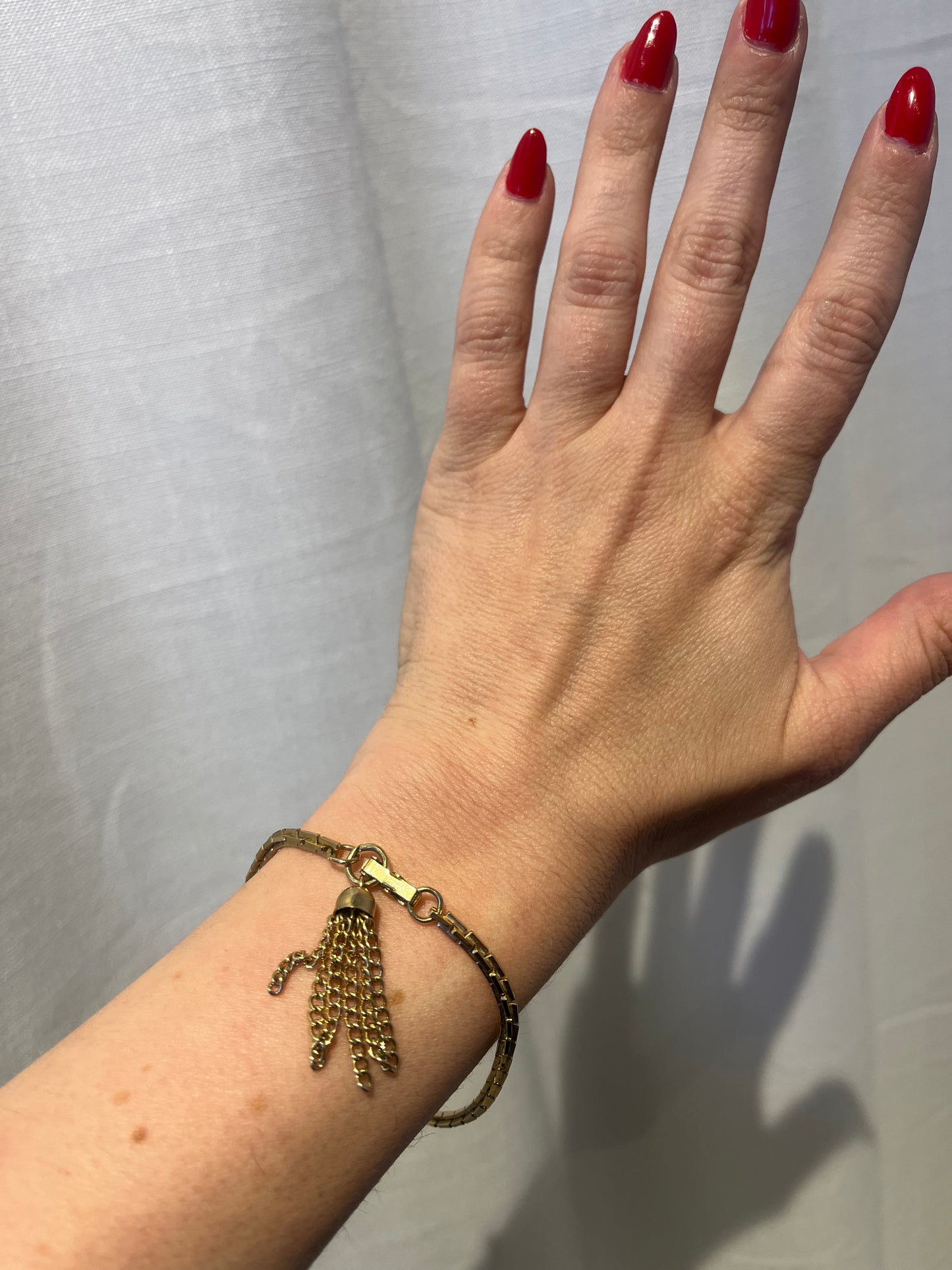 SARAH COV TASSEL BRACELET