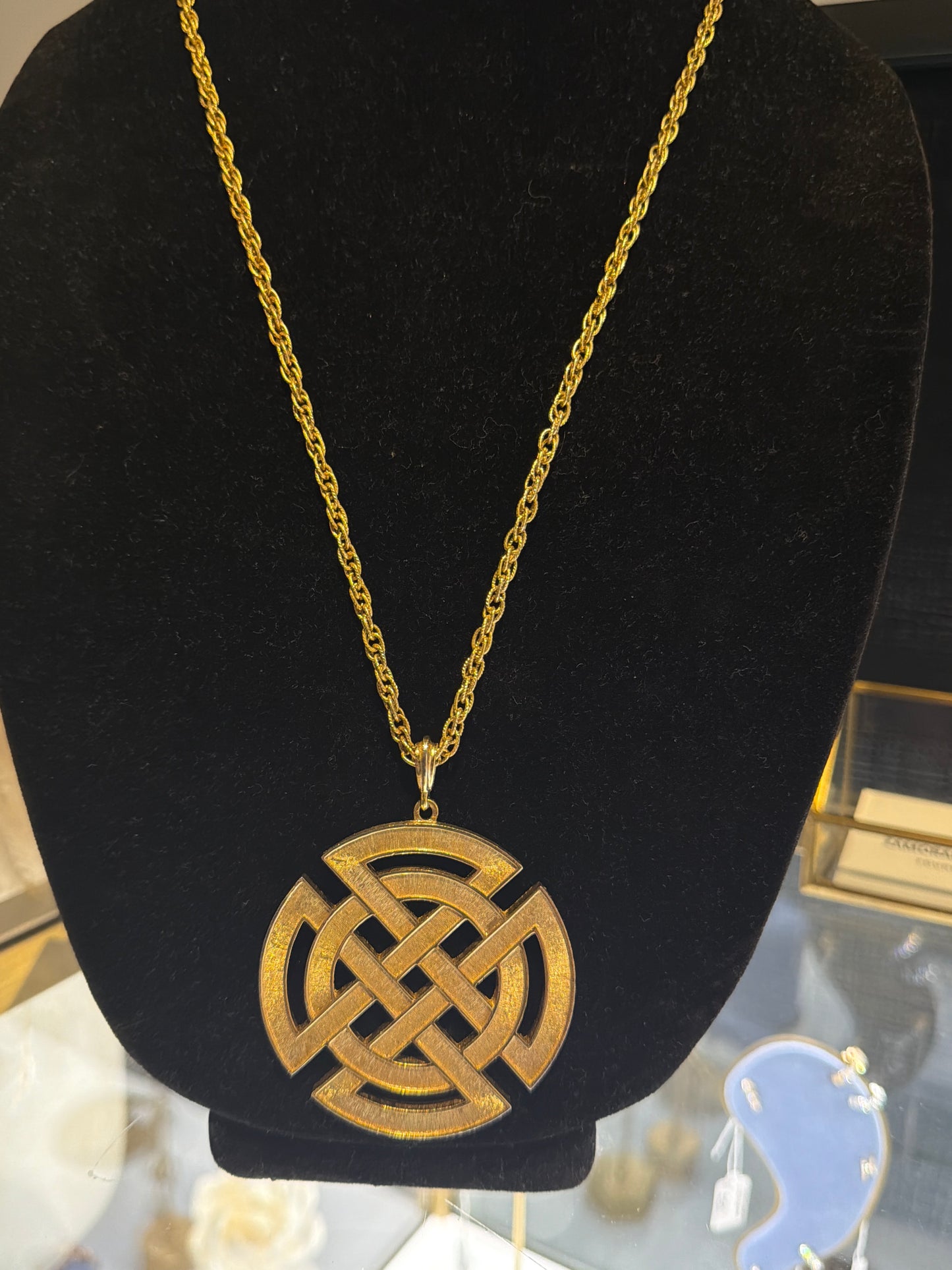 TRIFARI CIRCULAR PENDANT NECKLACE