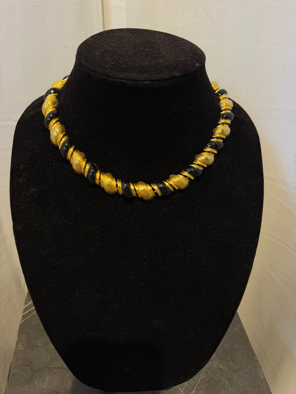 CHUNKY BLACK AND GOLD COLLAR NECKLACE