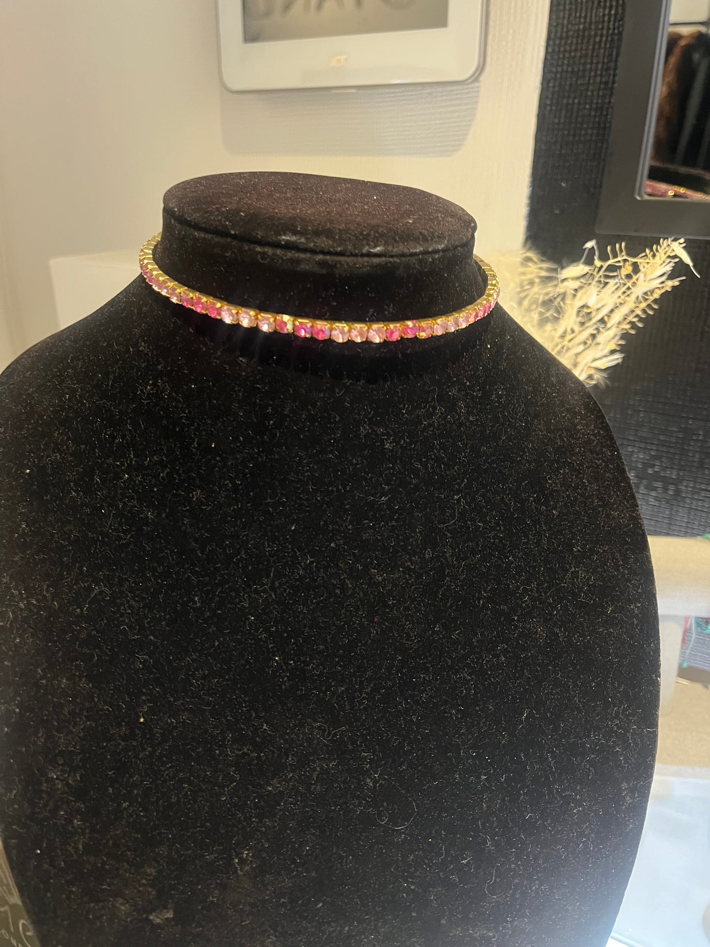 MID CENTURY PINK RHINESTONE CHOKER NECKLACE
