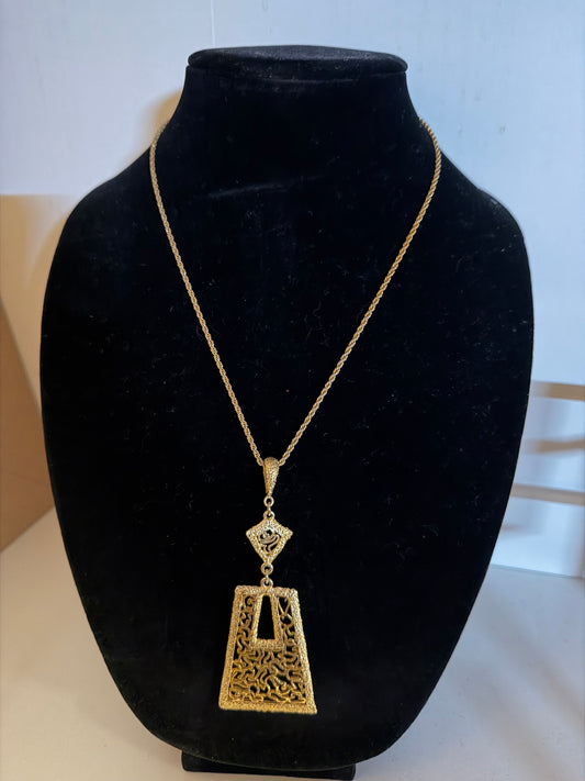 FILIGREE PENDANT NECKLACE