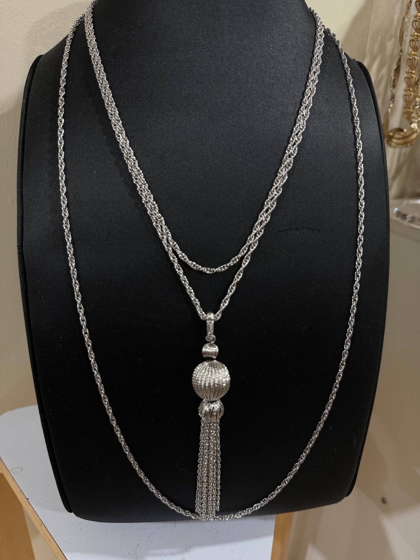TRFIARI TRIPLE LAYER SILVER TASSEL PENDANT NECKLACE