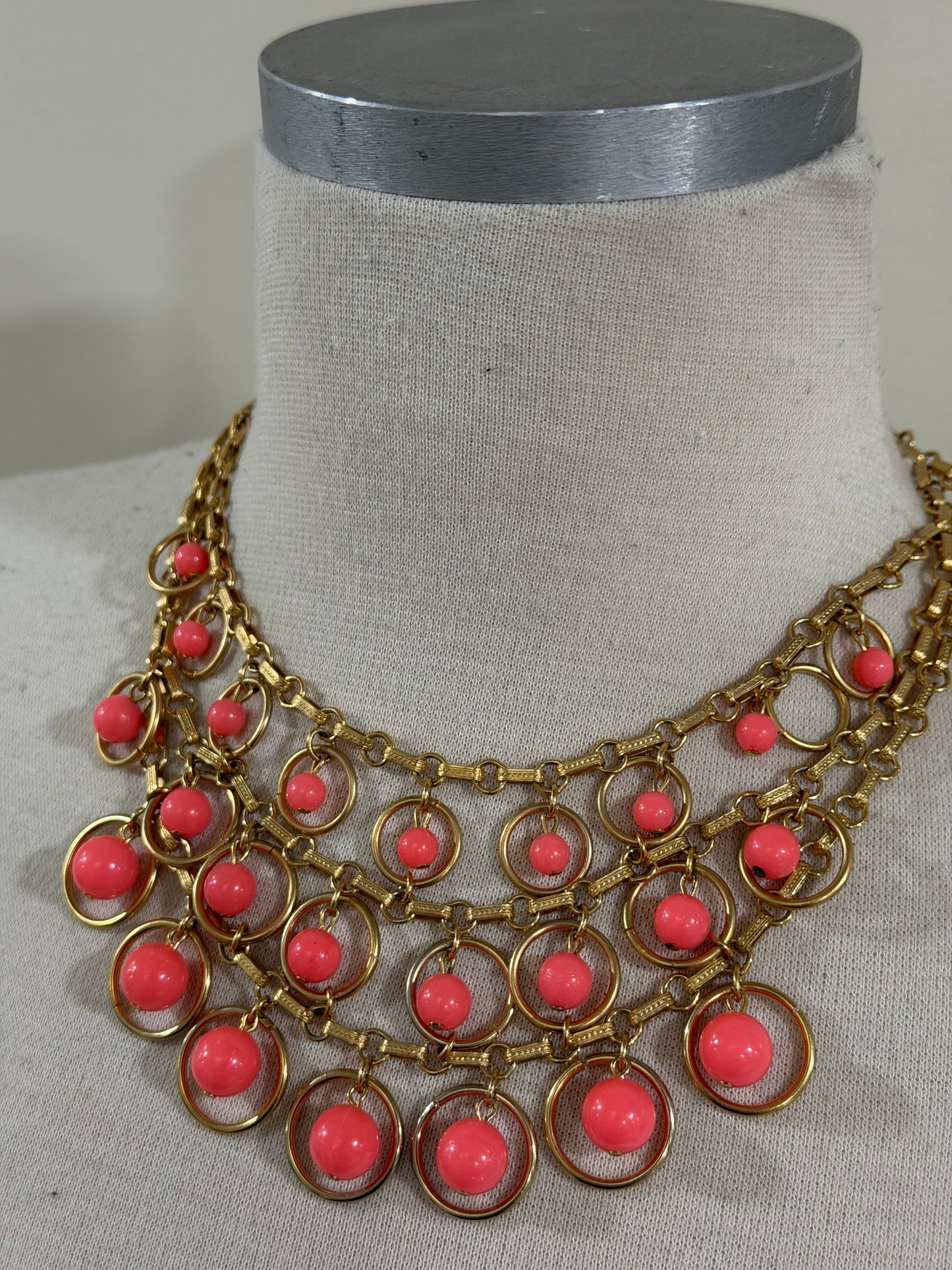 MID CENTURY CAPRI CORAL AND GOLD TIERED BAUBLE ADJUSTABLE NECKLACE