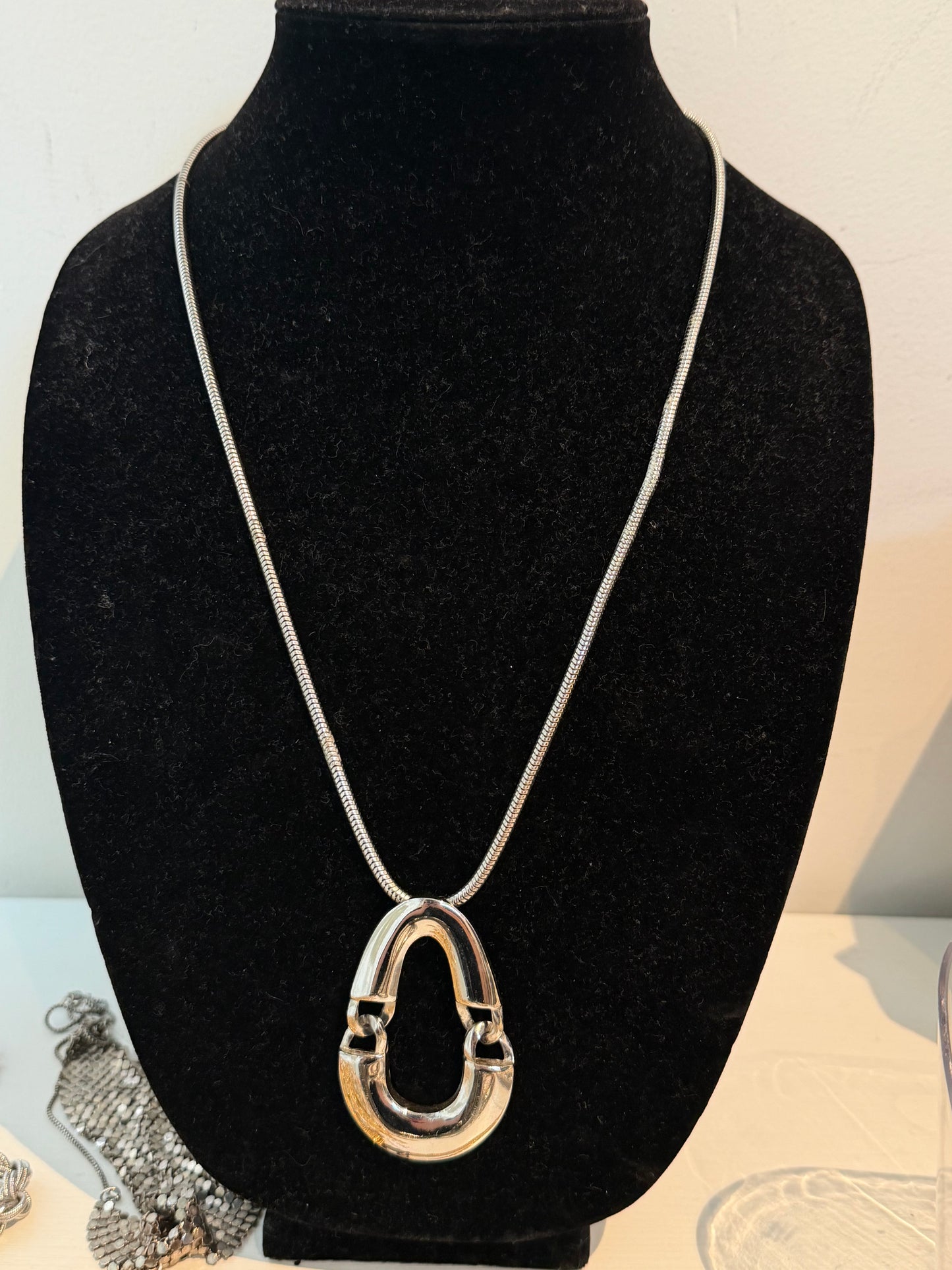 TRIFARI SILVER DETACHED OVAL PENDANT NECKLACE