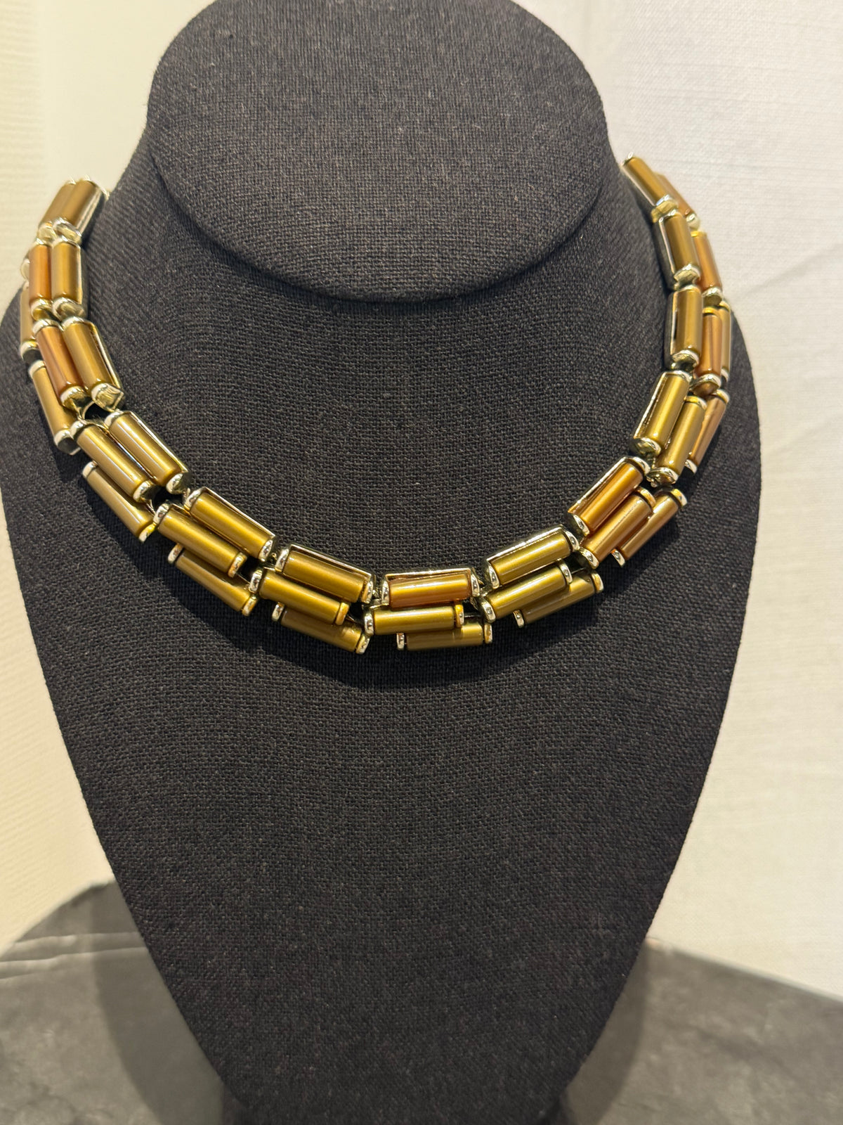 MID-CENTURY BROWN THERMOSET LINK ADJUSTABLE NECKLACE