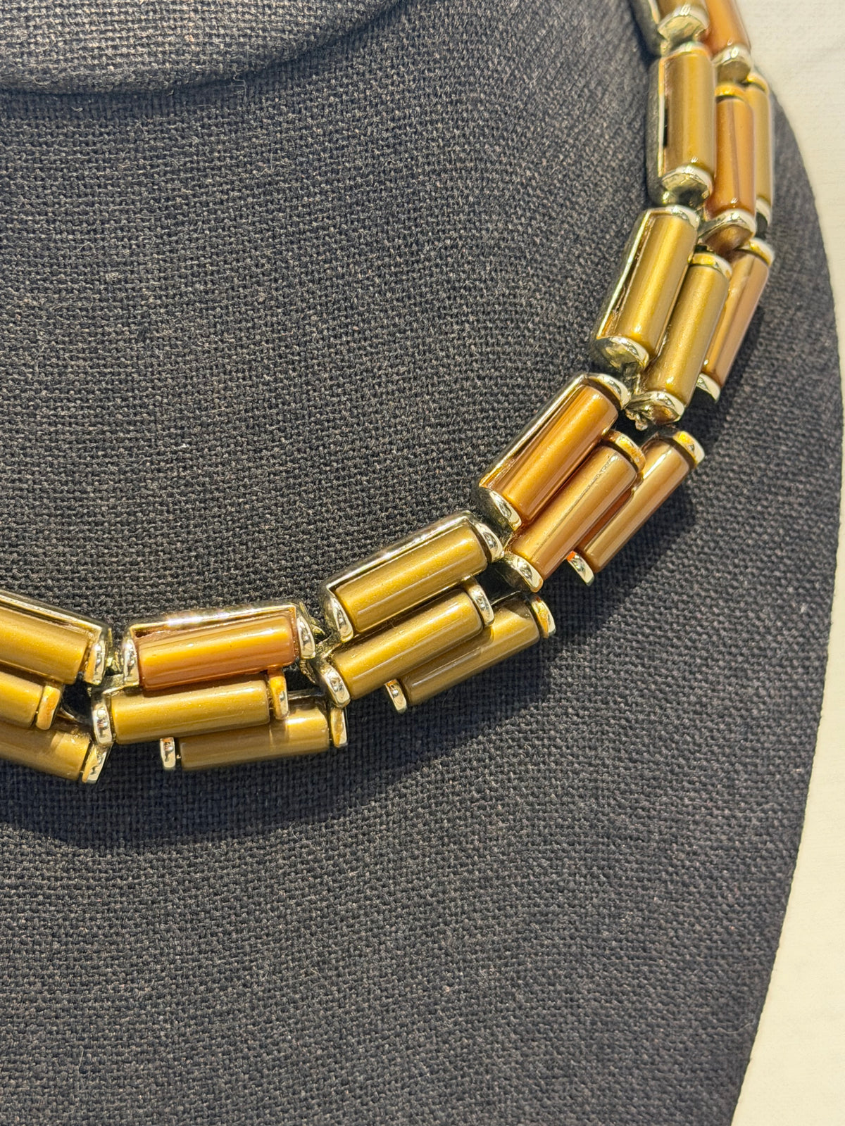 MID-CENTURY BROWN THERMOSET LINK ADJUSTABLE NECKLACE