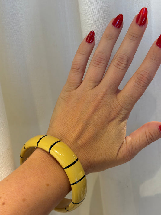 OFF WHITE AND BLACK LINE BANGLE