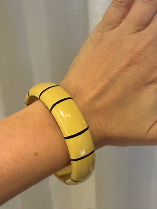 OFF WHITE AND BLACK LINE BANGLE
