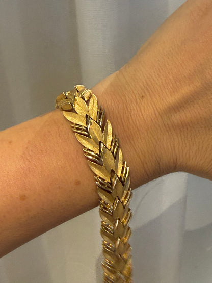 TRIFARI ETCHED LEAF LINK BRACELET