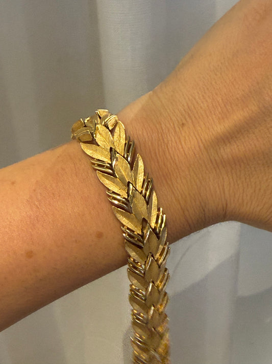 TRIFARI ETCHED LEAF LINK BRACELET