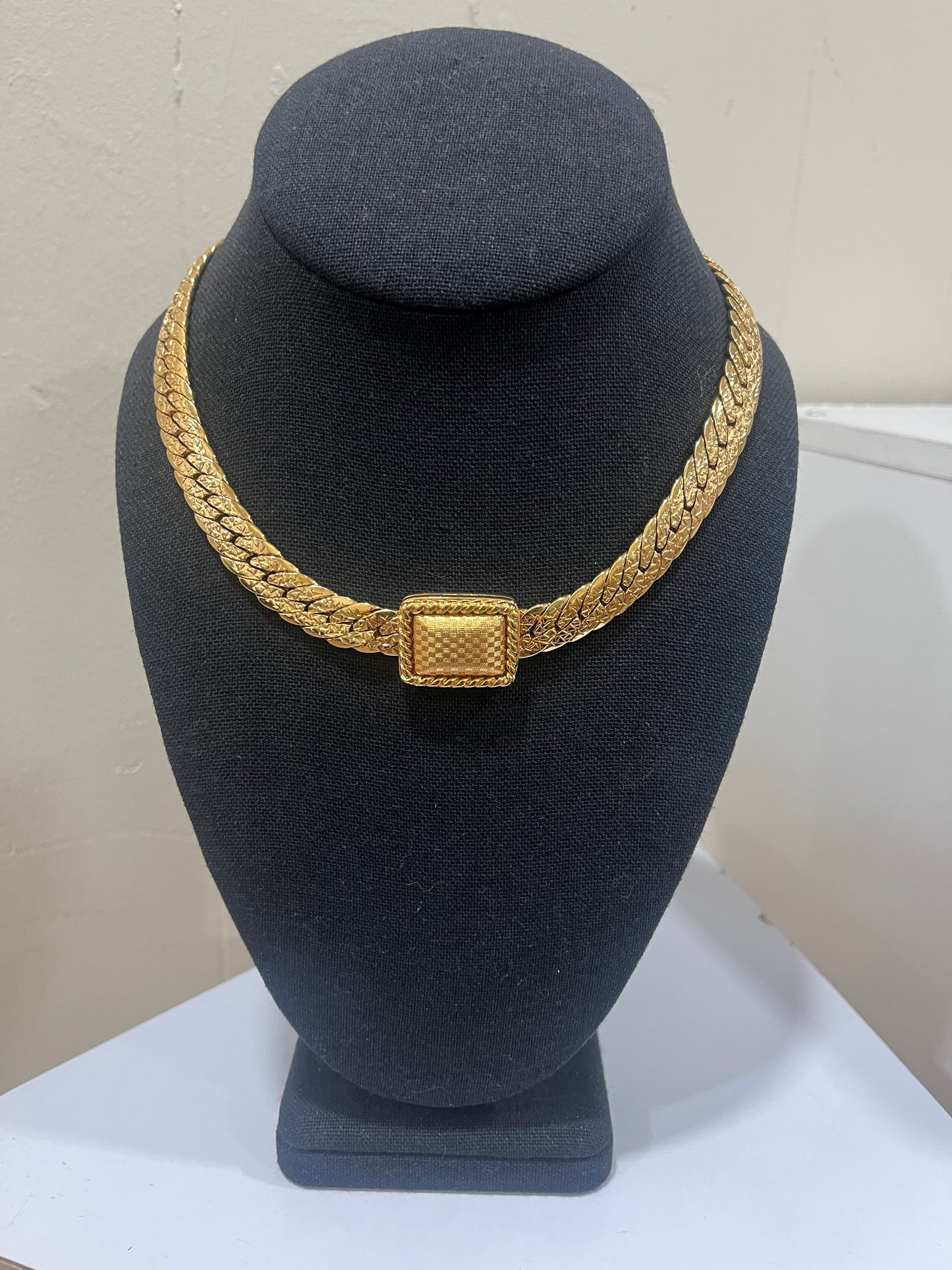 MONET CHECKERED RECTANGLE COLLAR LENGTH NECKLACE