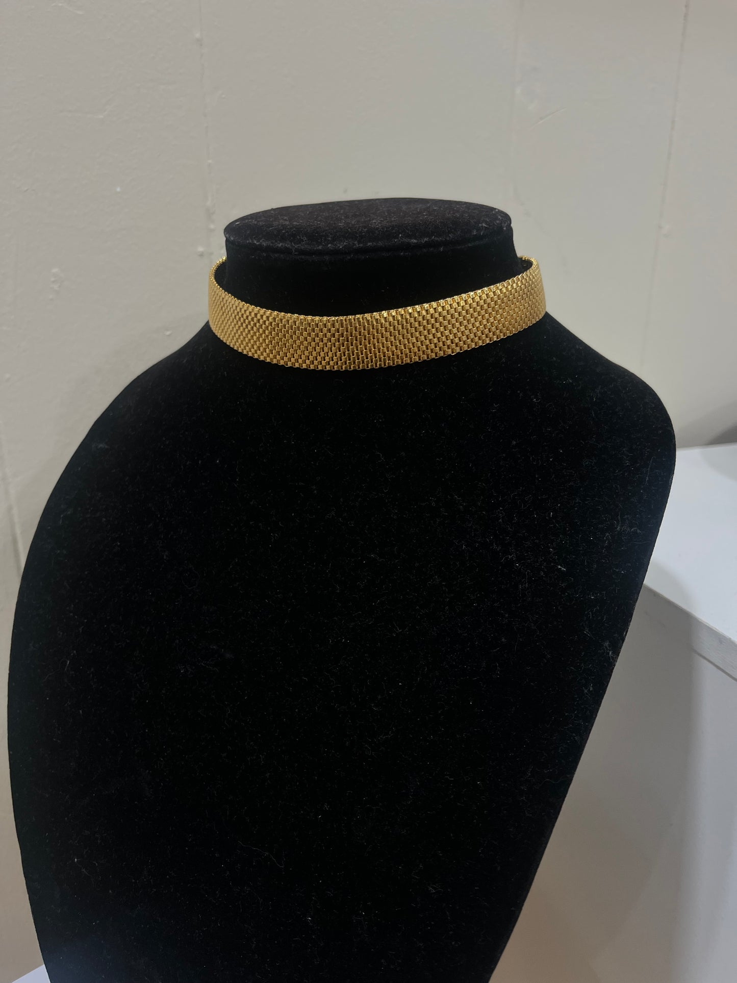 WOVEN METAL CHOKER NECKLACE