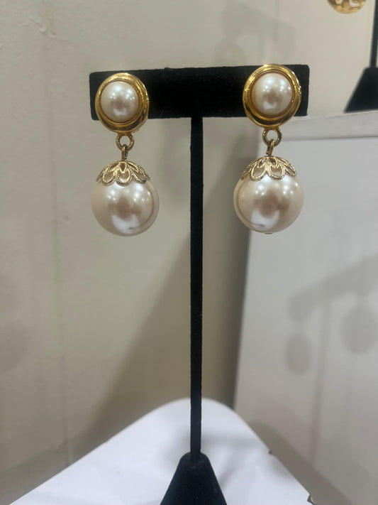 TRIFARI FAUX PEARL BAUBLE CLIP ON EARRINGS