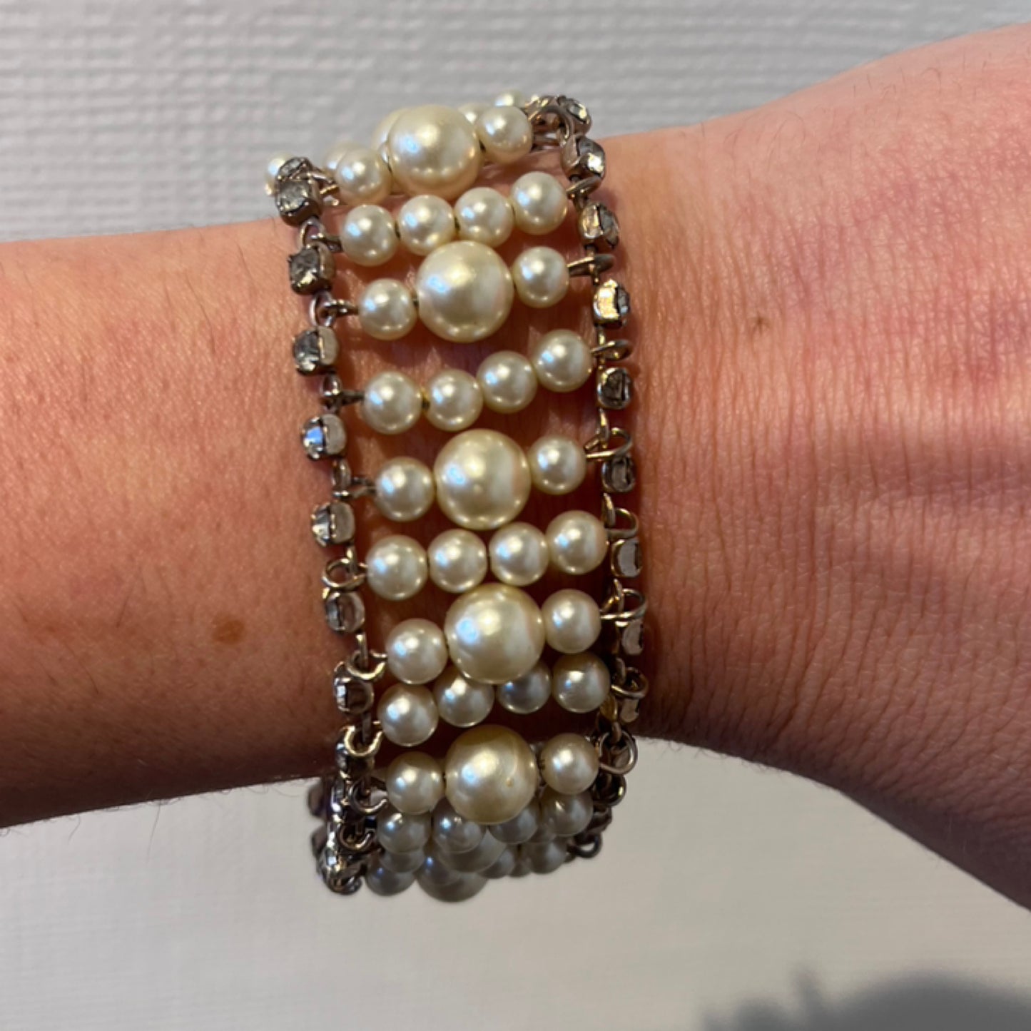 PEARL AND RHINESTONE BRACELET